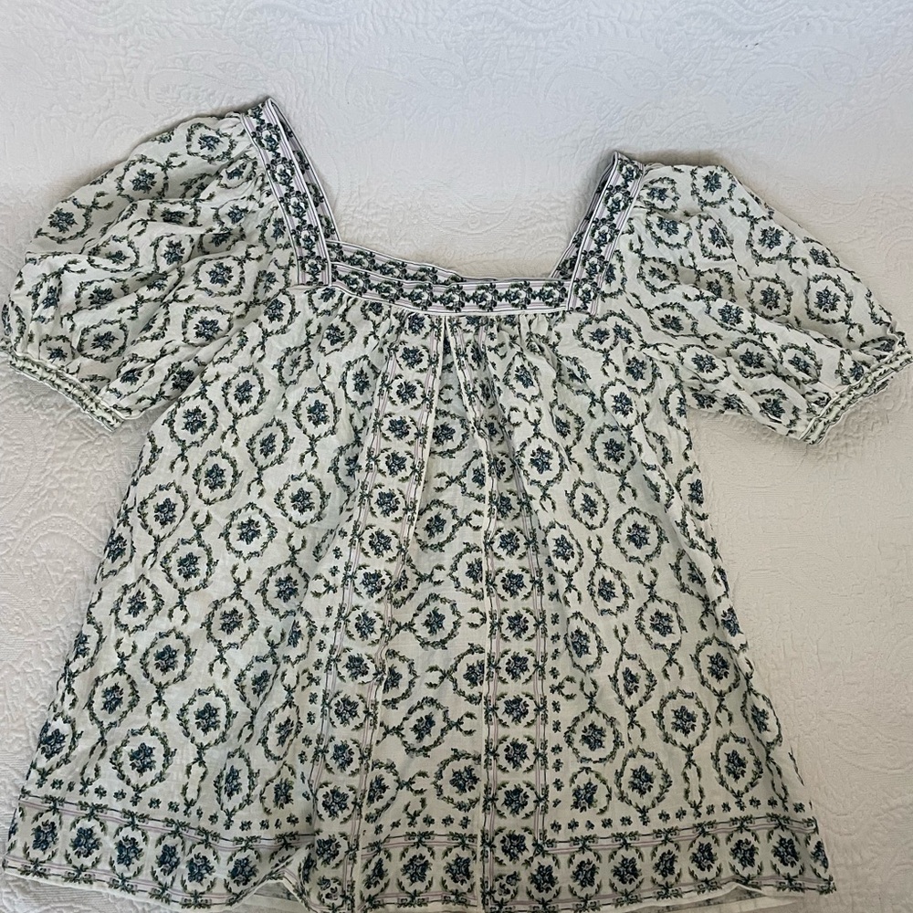 Max Studio White and Green Patterned Blouse